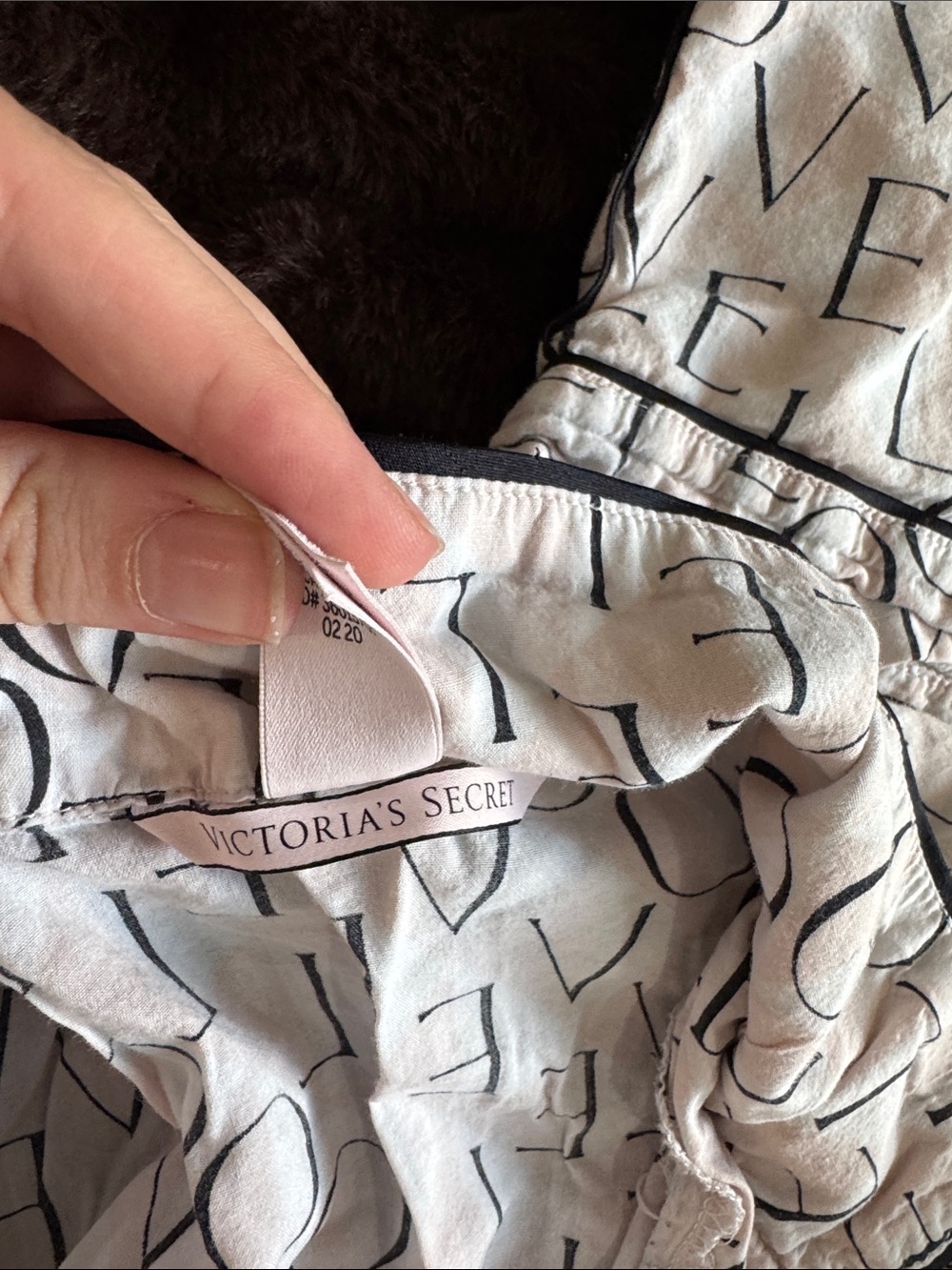 Victoria's Secret White Logo-Print Short Pajama Set - Picture 5 of 5